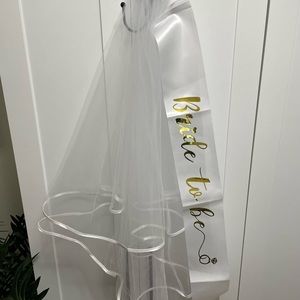 Bachelorette Bridal Bundle with Fingertip Veil and Sash